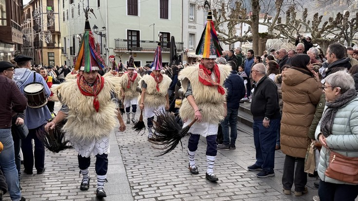 Santamasak ospatzeko lepo bete da Arrasate