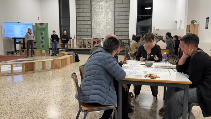 Plaza Bizi ekimenak lehen urratsak eman ditu