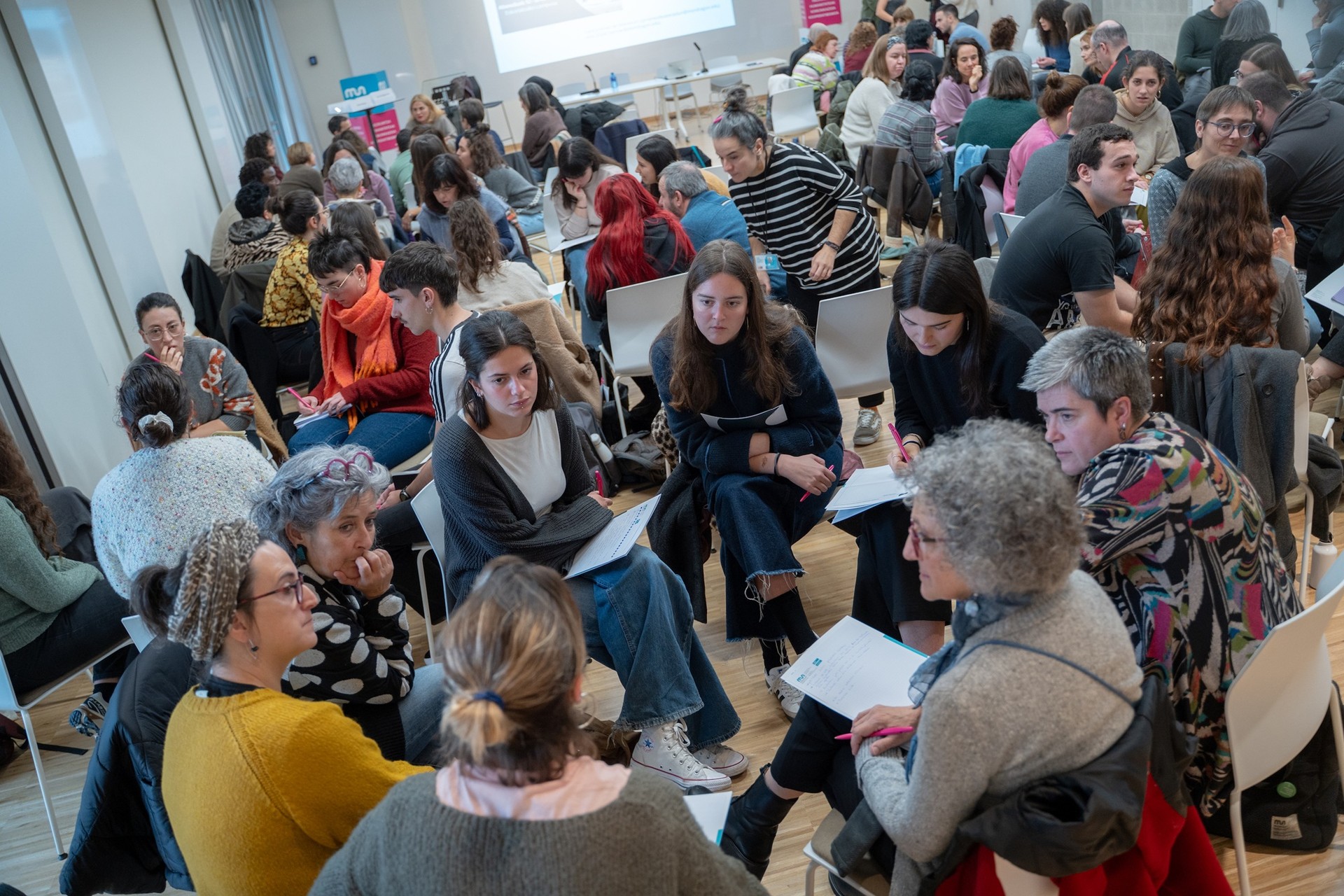 Ikastetxeetako arrazakeria egoerez jardun dute Mondragon Unibertsitateko kulturartekotasun jardunaldian