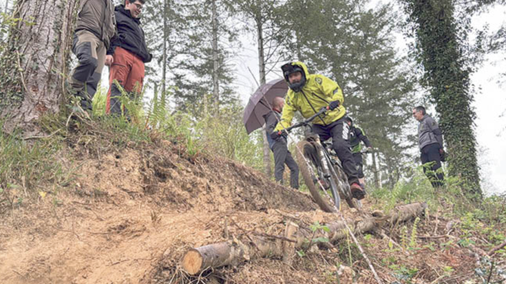 Erdellako enduro jaitsiera berriak arrakasta izan du: 'Gozategi' izendatuko dute