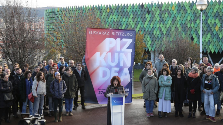 Euskaltzaletasuna indartzeko eta hizkuntza-politiketan jauzia egiteko deia