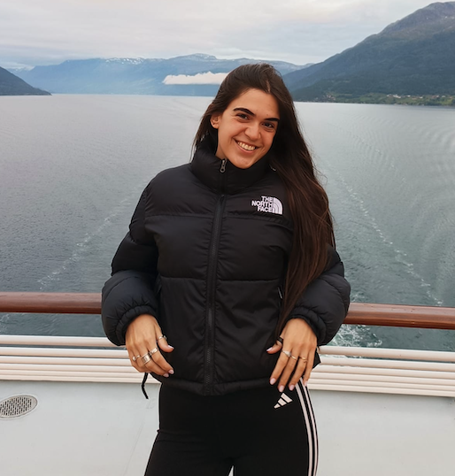 Ainhoa Etxezarreta: "Eguenetan Bilboko Kafe Antzokira joatea sakratua da"