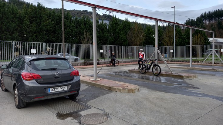 Ur kontsumoak behera egiten jarraitzen du Uribarriko garbitokian