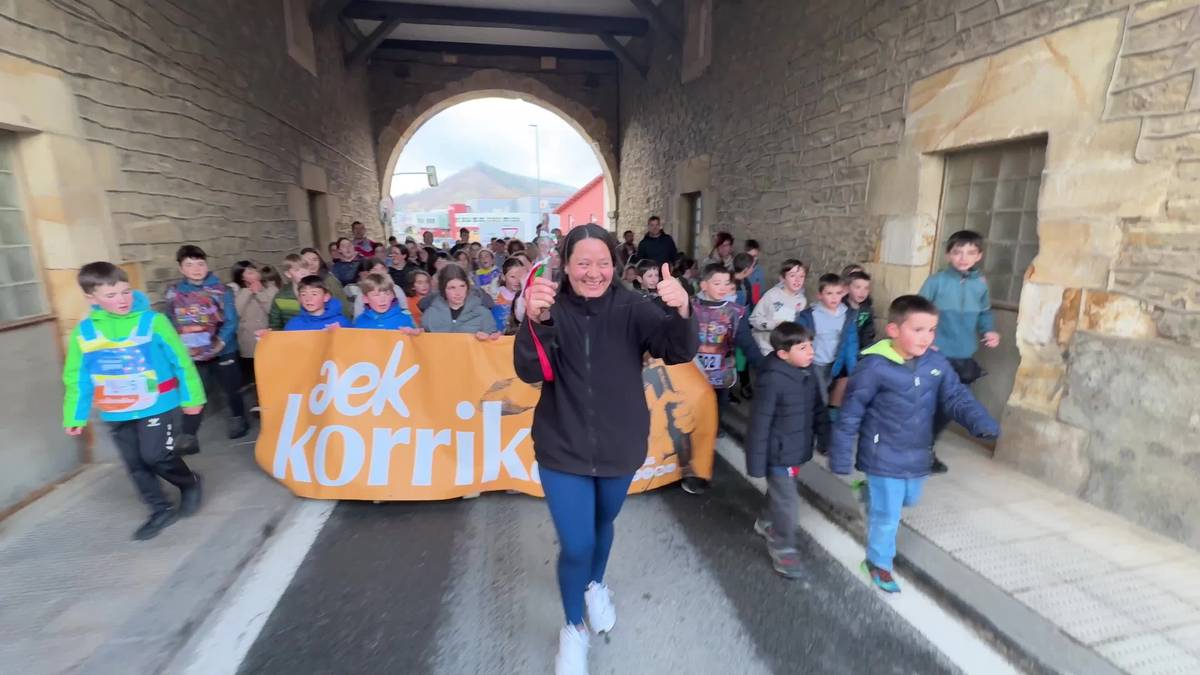 Herriko 30 eragilek hartu dute parte Elgetako Herri Korrikan