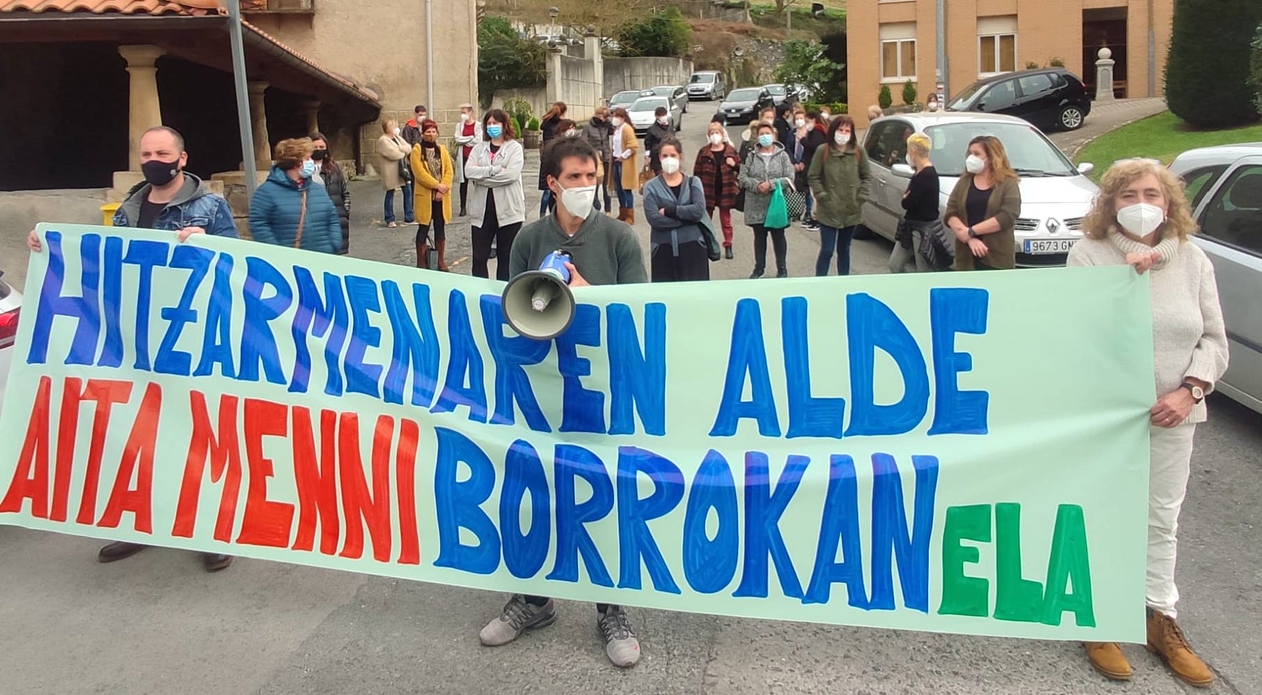 Aita Menni, lau urte konponbiderik gabe