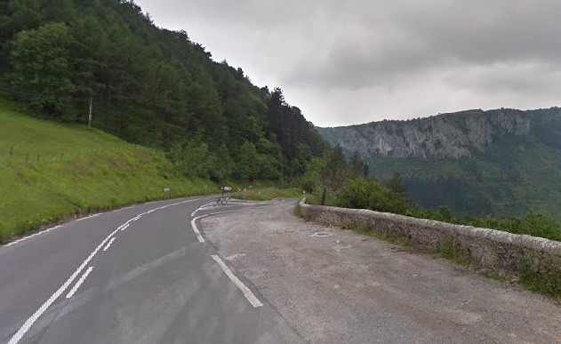 Bi autoren arteko istripua gertatu da Arantzazura bidean