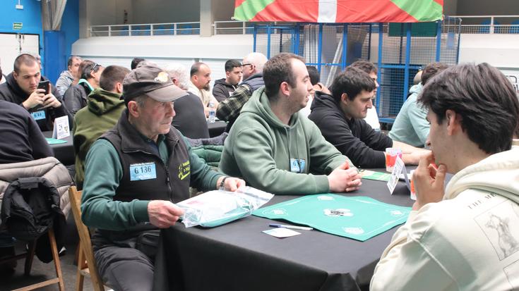 Omenaldia egin diote Jesus Kortabarria 'Kaxeta'-ri Gipuzkoako Mus Txapelketan