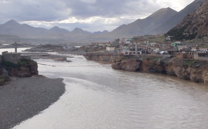 Mekong ibaian zehar
