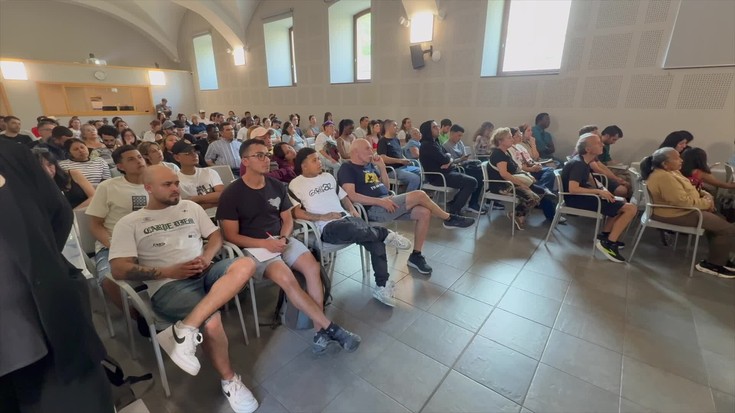 Albisteak: Debagoienean ere asko dira erregularizazio eskaerak egiteko aholkularitza behar duten migratzaileak