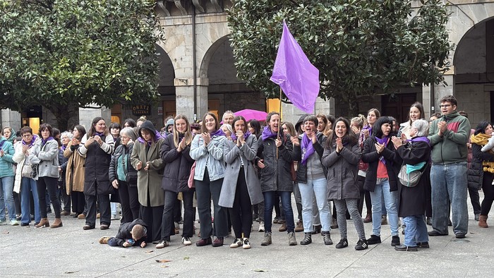 Martxoak 8ra begirako bilera irekia egingo dute domeka goizean