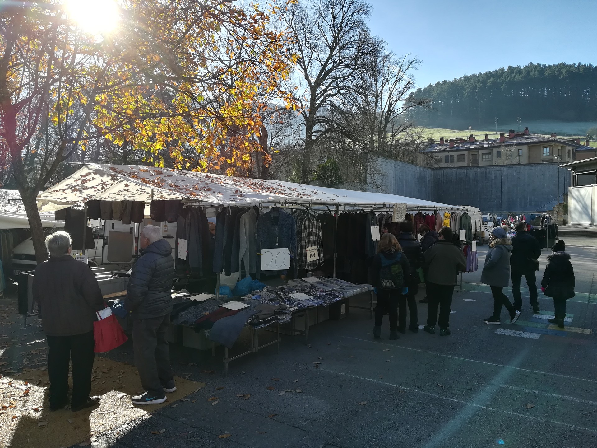 Arropen azoka egingo da bihar