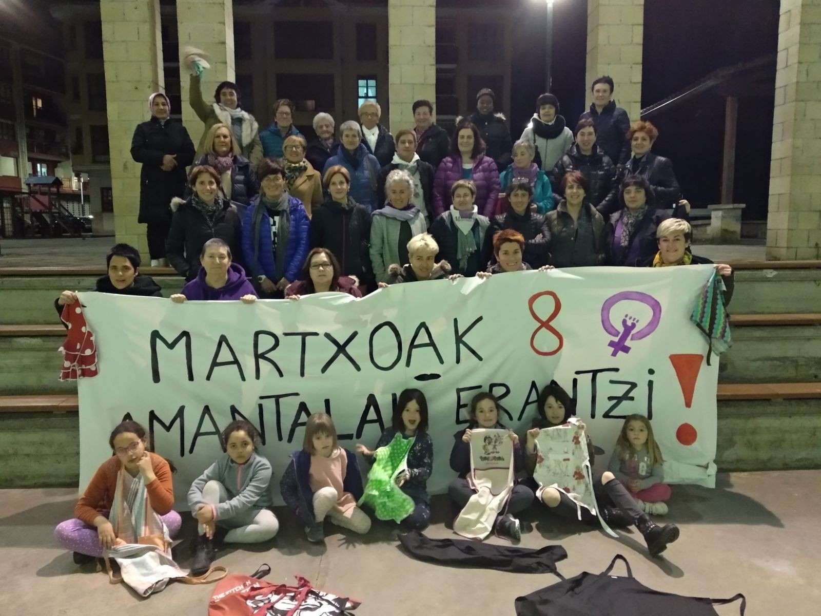 Osintxun ere, martxoaren 8arekin bat