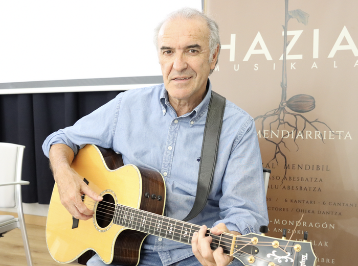 Gandiaga omenez: hitzez eta kantuz
