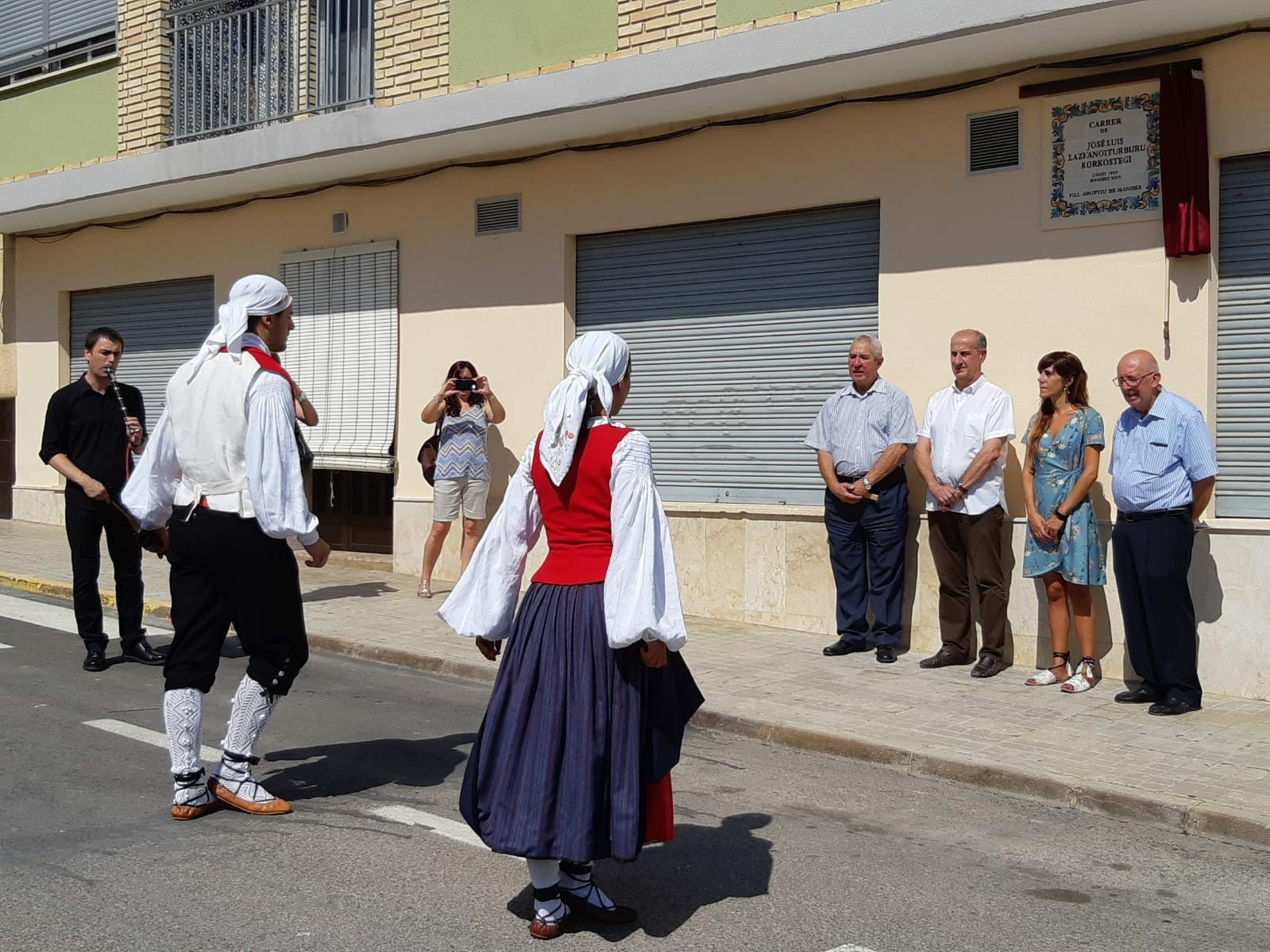 Jose Luis Lazkanoiturburu oñatiarrari kalea eskaini diote Manisesen