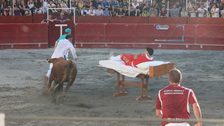 Umore festa errekortadoreen eskutik