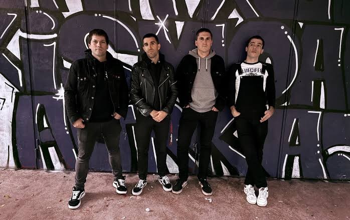 Errekan Gora: Maniaks