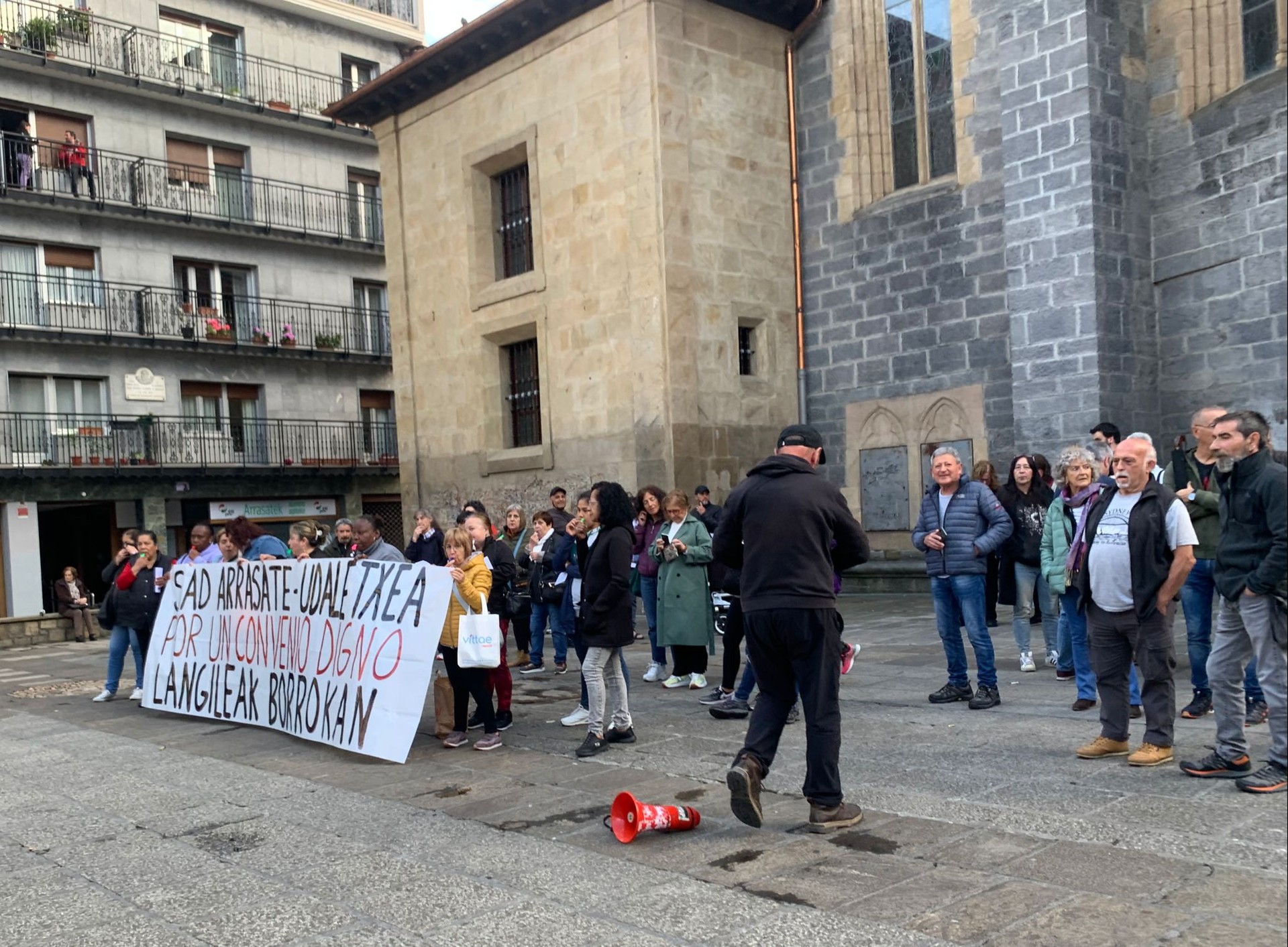 Etxez etxeko langileek mobilizazioak hasi dituzte, "hitzarmen duin" bat eskatuz