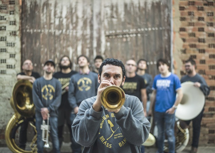 Errekan Gora: Broken Brothers Brass Band