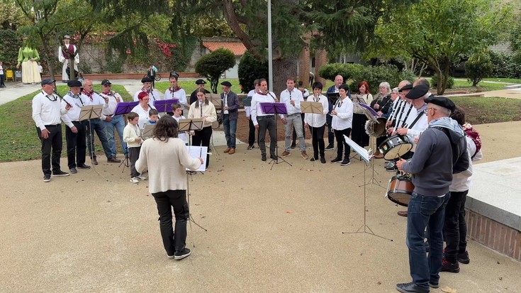 Leintz bailarako Txistulari Egunak txistu doinuekin bete du Aretxabaleta