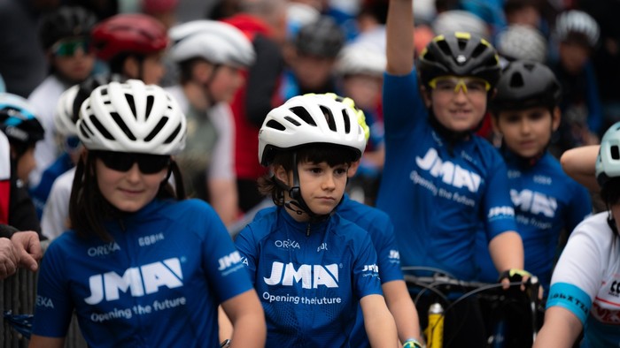 Mendaroko txirrindulari lasterketan bikain aritu dira Dorletako Ama taldeko txirrindulariak