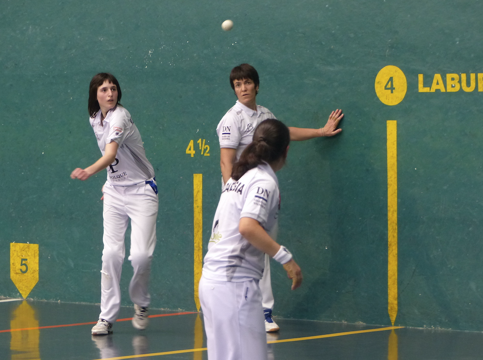 Pilota partida parekatua izan zen zapatuan Elgetan