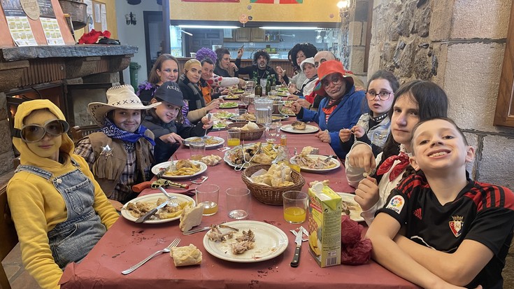 Mahaiaren bueltan elkartuko dira aurten ere gatzagarrak, Aratusteak ospatzeko