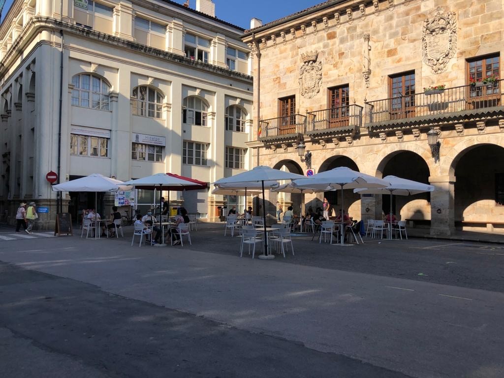 EAJk ostalaritzari zuzendutako diru-laguntza lerro zuzena zehazteko eskatu dio Udal Gobernuari