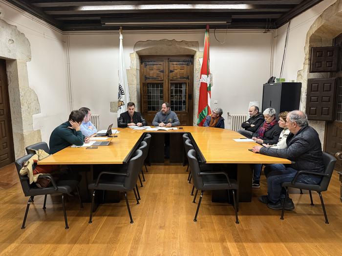 Kontratu txikien gaia izan dute eztabaidagai azaroko osoko bilkuran