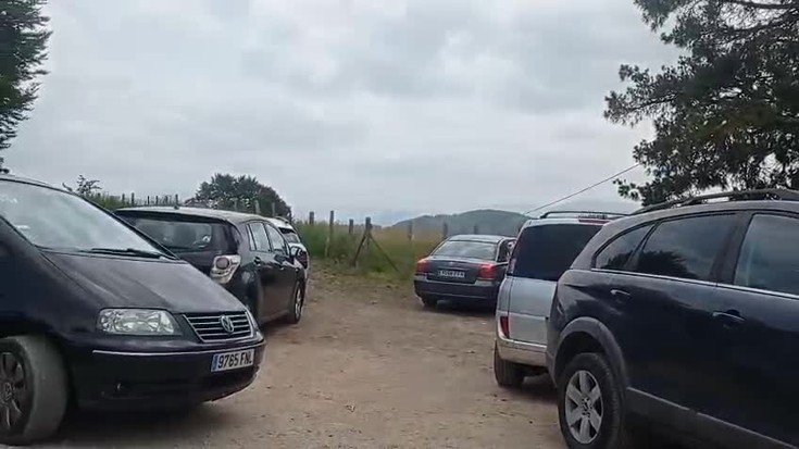 Asentzion ezin dira autoak sartu
