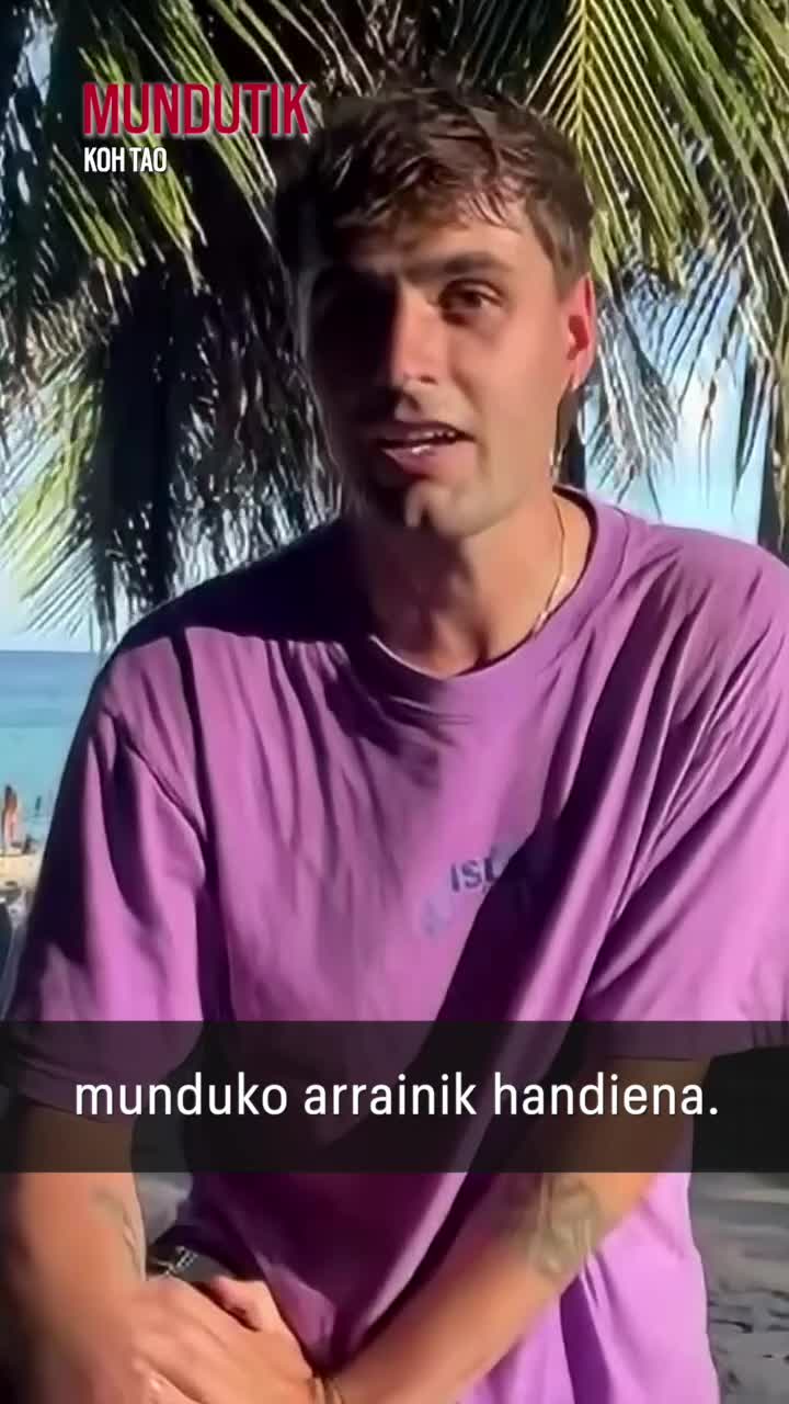 Josu Aizpurua, ur azpian murgilduta Thailandian