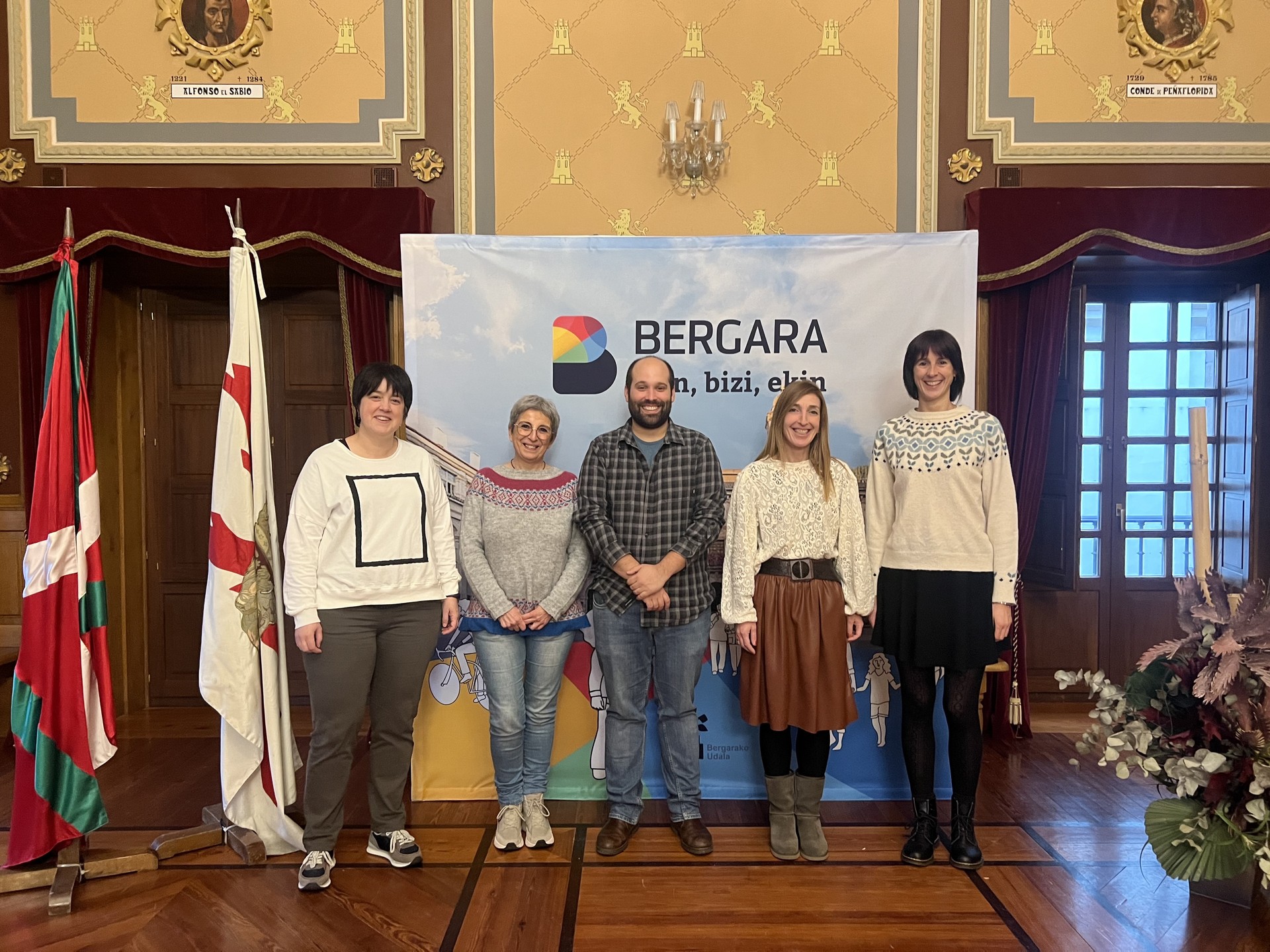 'Bergarako adindunak erdigunean' proiektua sinatu dute Udalak eta Mariaren Lagundiak