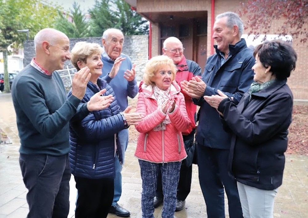 Herri biziak eta zahartzaro aktiboa, eskutik