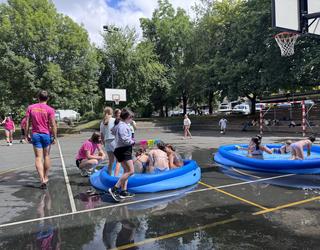 Arte udalekuak, udaleku irekiak eta kirol kanpaina egongo dira aurten ere udan