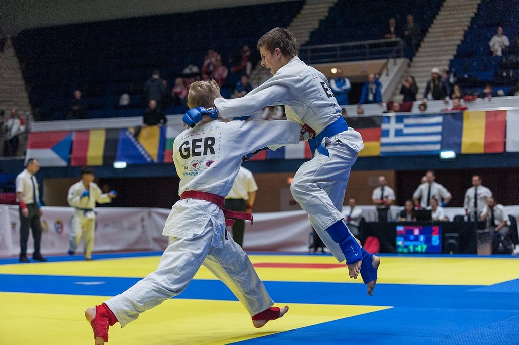 MGEPeko ASIR Informatika goi mailako heziketa zikloa (GMHZ)eta  judo, jiu-jitsu eta defentsa pertsonala uztartzen