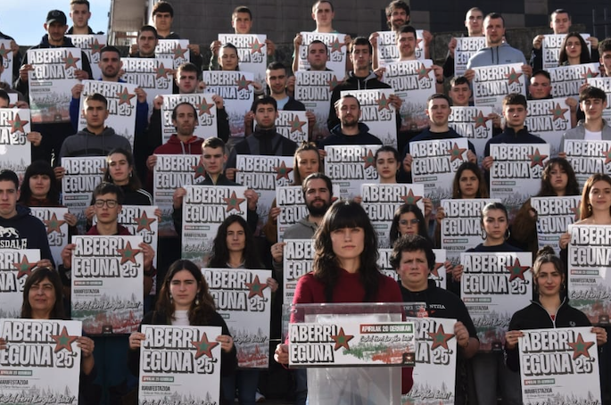 'Nola eraiki biharko Euskal Herria?' solasaldia, etzi, gaztetxean