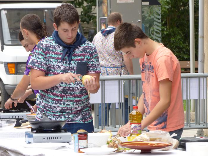 Gastronomia lehiaketan eta kuadrillen jokoetan parte hartzeko izena eman daiteke