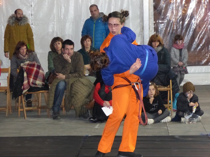 Dantza garaikidea herritarrei gerturatzeko saioa - 16