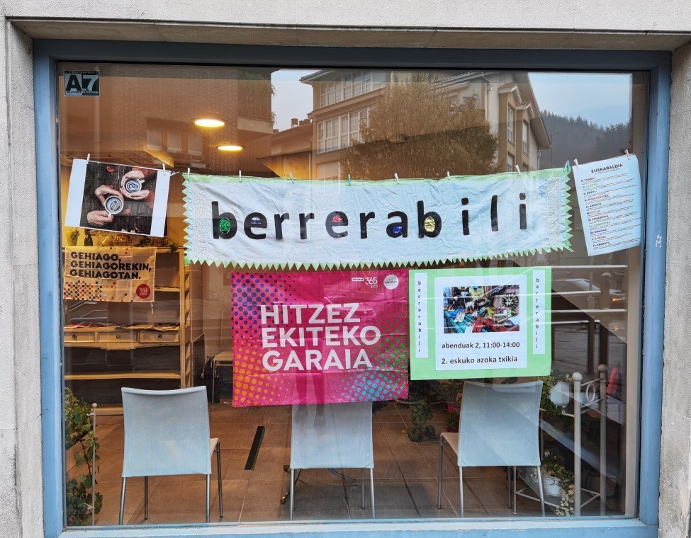 Arrasateko Helduen Eskolak bigarren eskuko azoka egingo du egubakoitzean