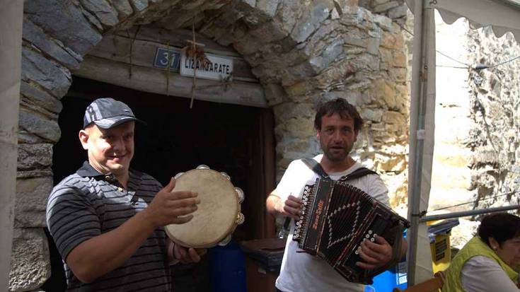 Jendetza batu da beste behin Lizargarate Egunean