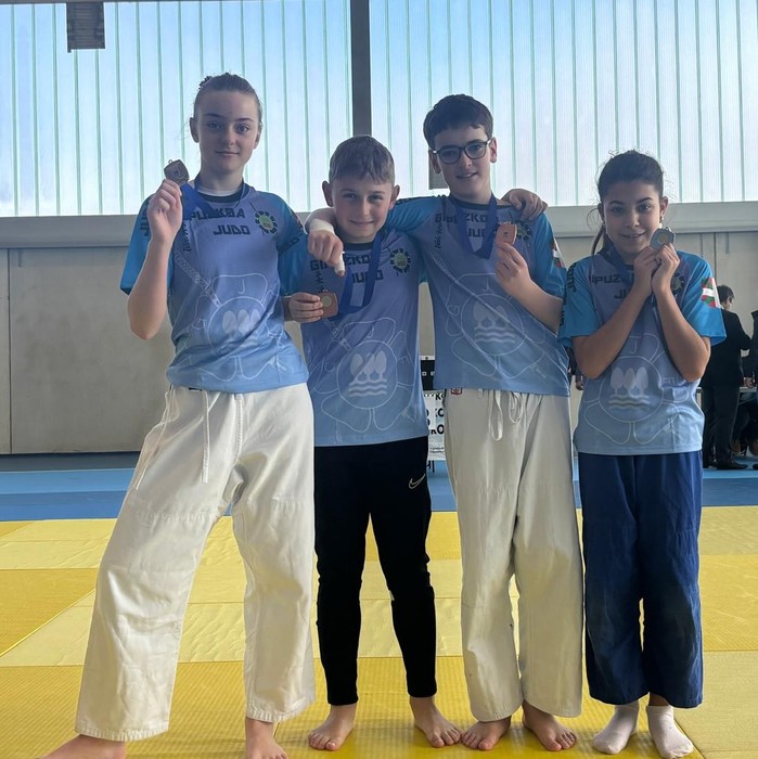Arrasate Judo Elkarteko infantil mailakoen lan txukuna Gipuzkoako txapelketan