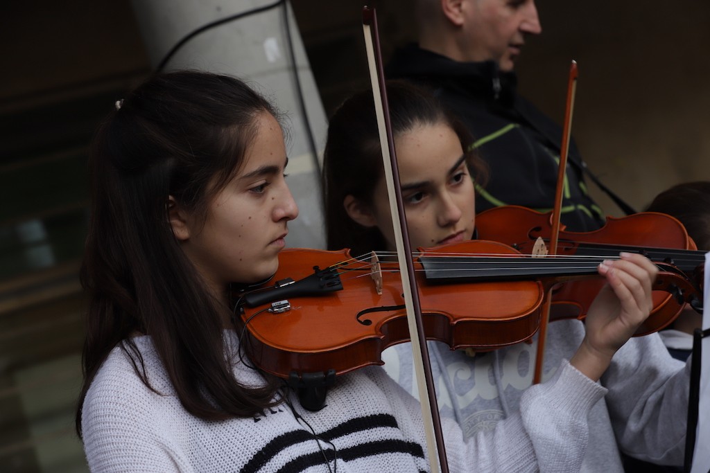 Leizarra musika eskolak ate irekiak egingo ditu, gaur
