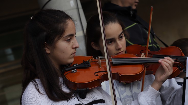 Leizarra musika eskolak ate irekiak egingo ditu, gaur