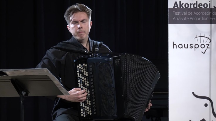 Iazko garaile Vladimir Stupnikovek eman dio hasiera Akordeoi Jaialdiari