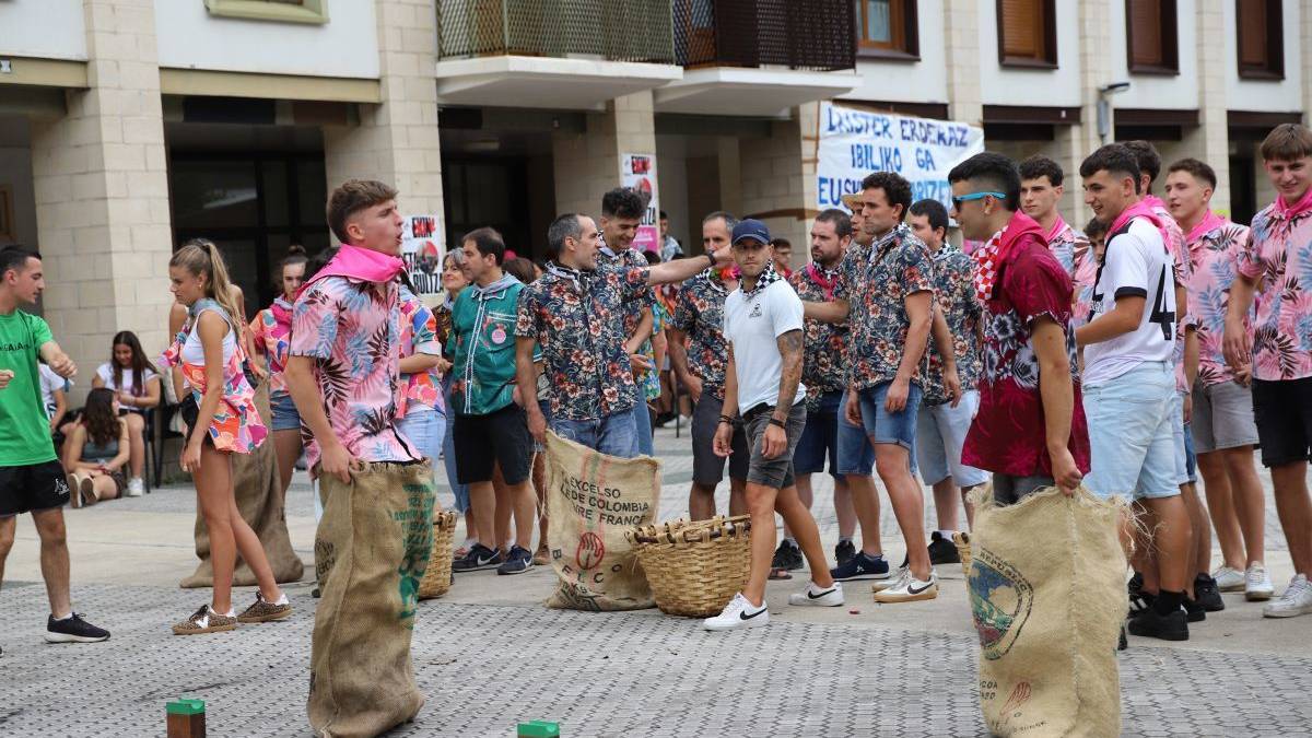 Ginkana eta herri bazkaria, kuadrillan gozatzeko eguneko osagai nagusiak