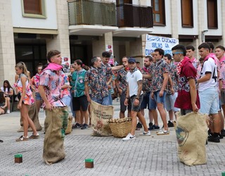 Ginkana eta herri bazkaria, kuadrillan gozatzeko eguneko osagai nagusiak