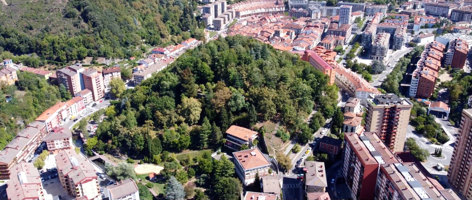 PlazaBizi ekimena: Santa Barbara parkea "pizteko" jaia urriaren 23an, urte osoan itzungi ez dadin