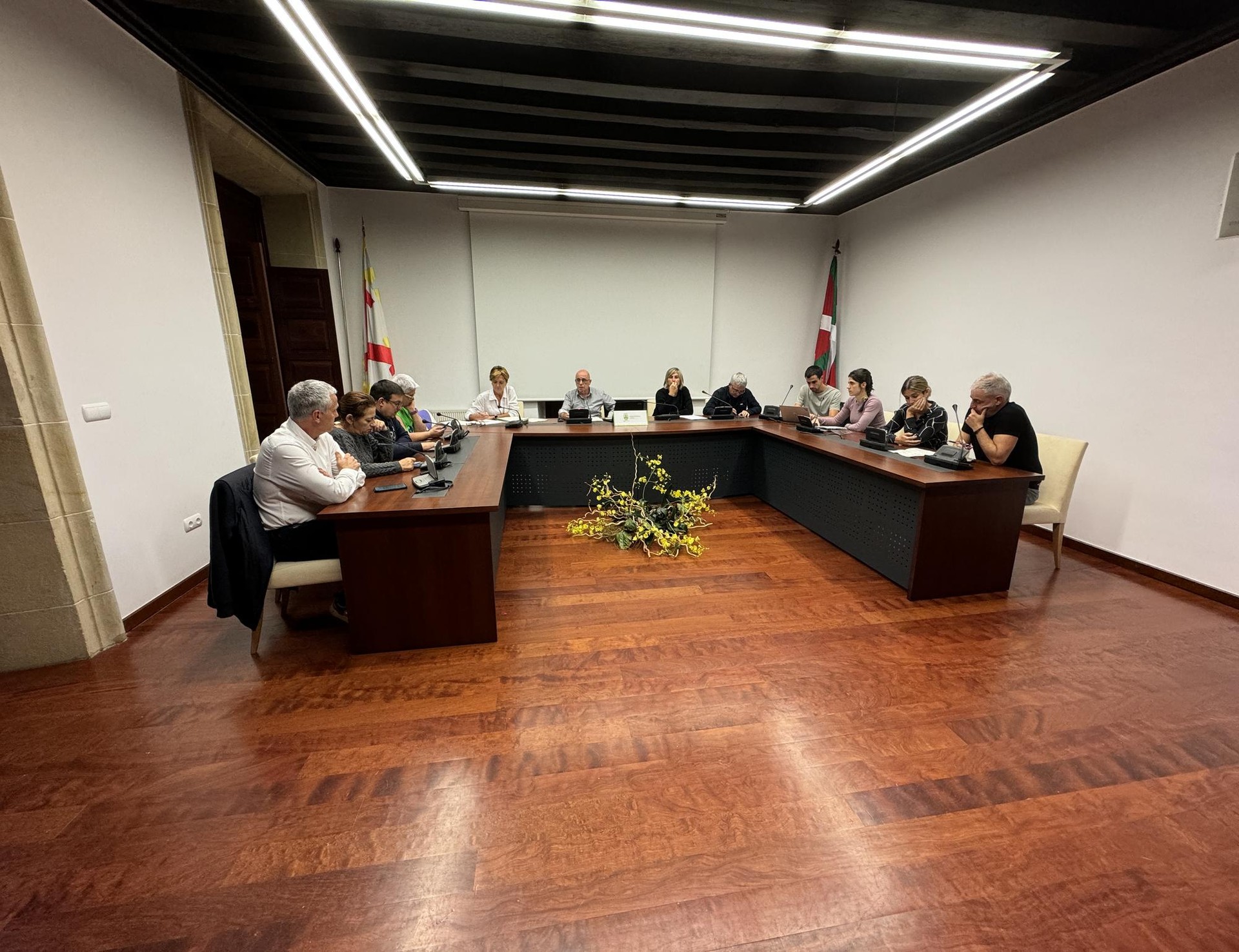 Indarkeria matxistaren adierazpen guztien aurrean "gaitzezpen irmoa" agertu du Eskoriatzako udalbatzak