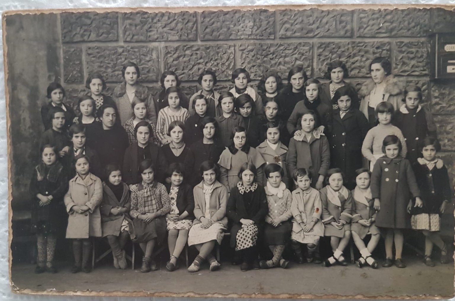 Gerra garaiko iheslari arrasatearren zerrenda osatuz doa Intxorta 1937 kultur Elkartea
