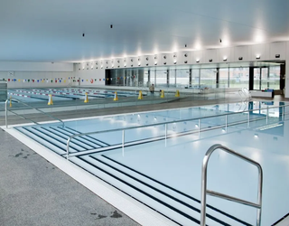 Kiroldegiko galdarak konpondu dituzte berotasuna mantentzeko igerilekuetan eta span