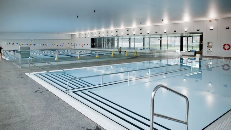 Kiroldegiko galdarak konpondu dituzte berotasuna mantentzeko igerilekuetan eta span